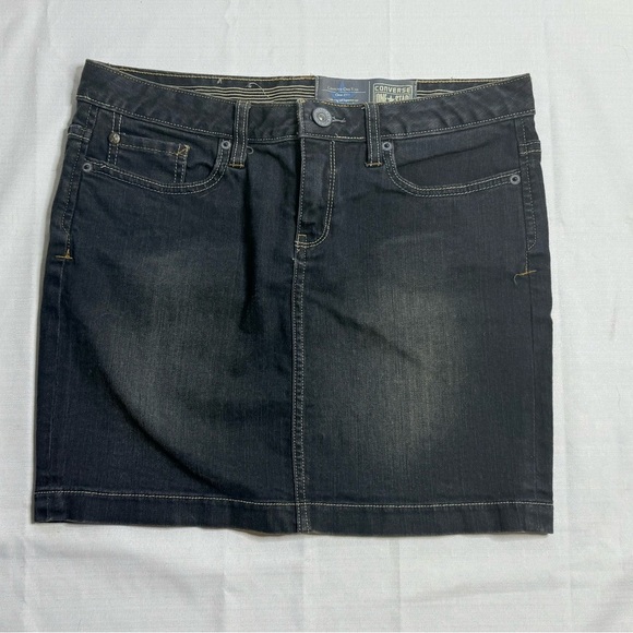 Converse One Star Women's Dark Wash Stretch Denim Mini Skirt Size 8 - Picture 1 of 9